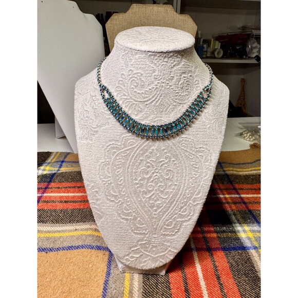 Jewelry - Vintage Choker Style Turquoise Colored Stones 16 Inches